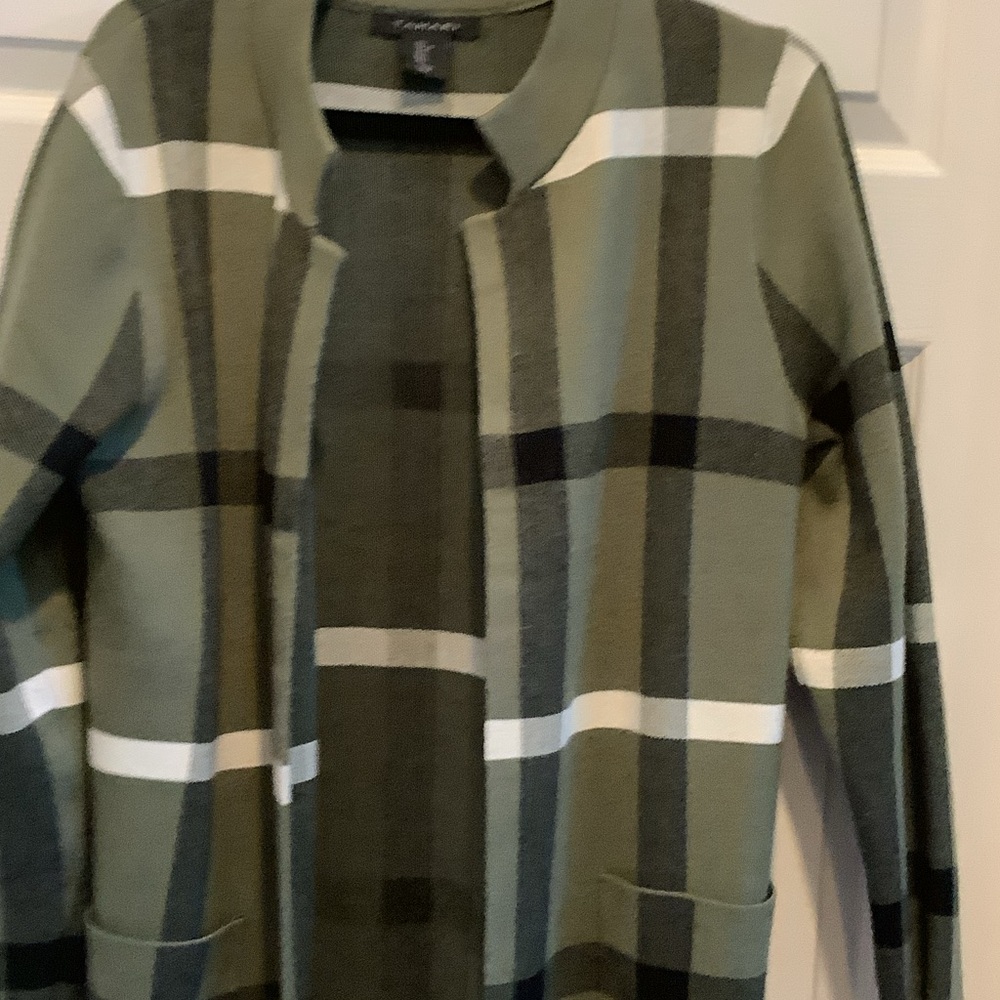 Tahari Olive and Black Knit Sweater - Picture 4 of 10